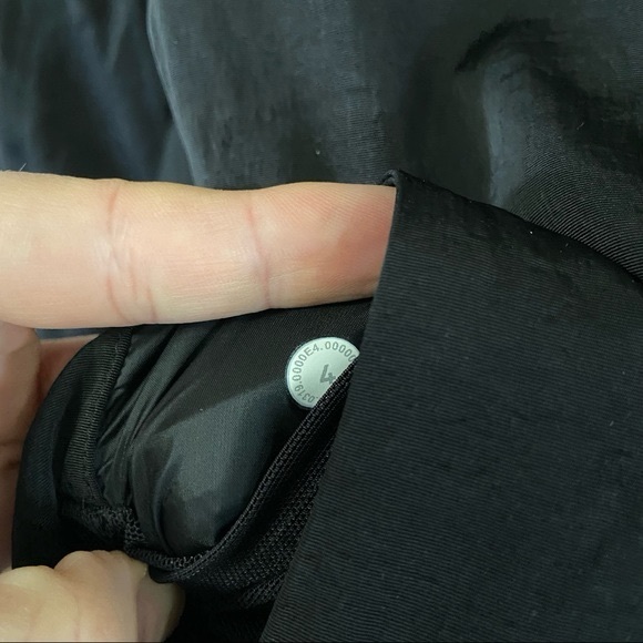 Lululemon Non Stop Bomber sz 4 - Picture 5 of 6